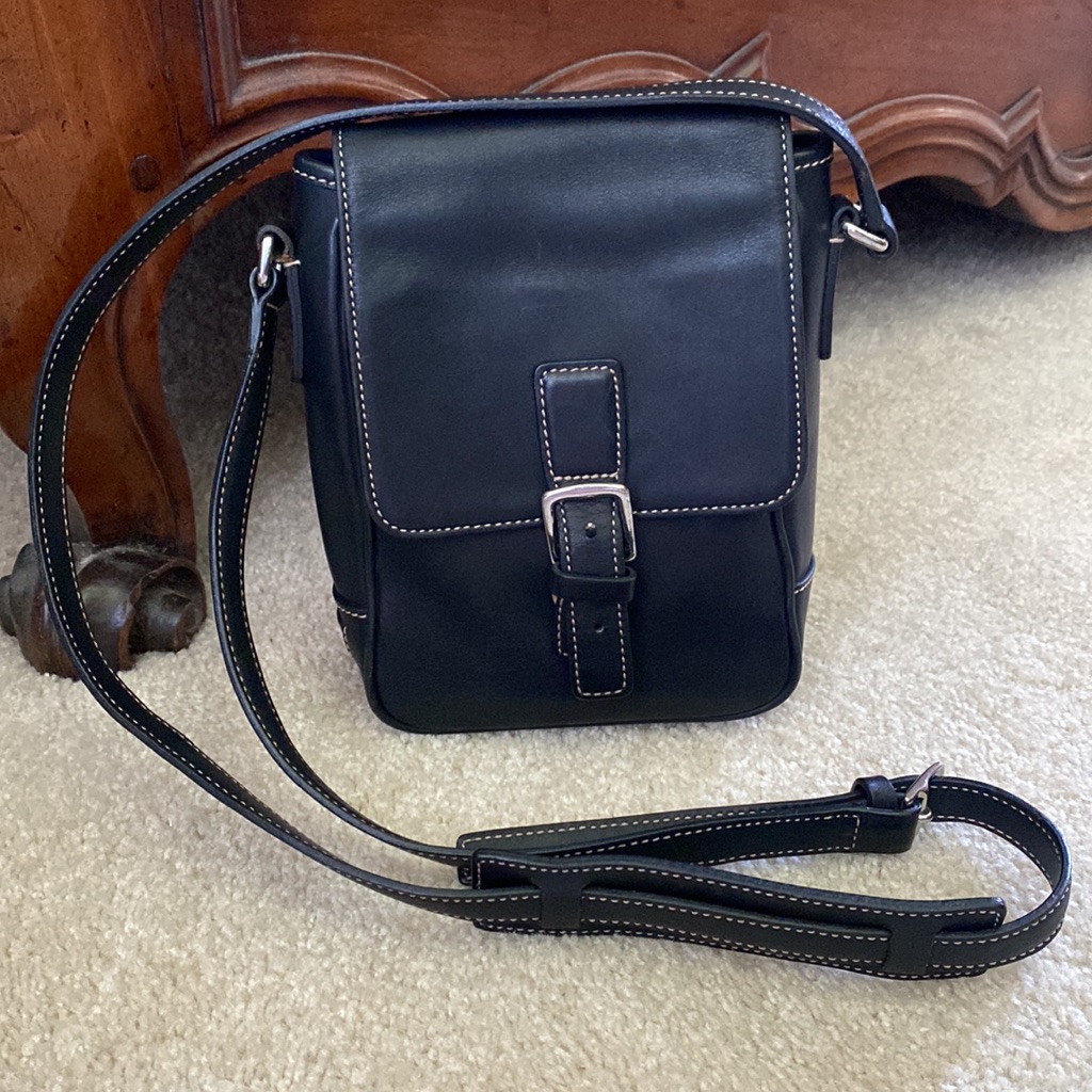 Cute Black Coach Vintage Camera Bag Crossbody